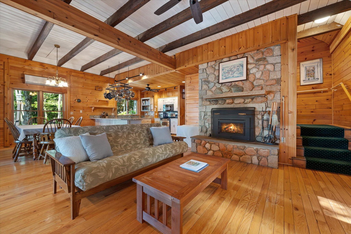 047-Living Room