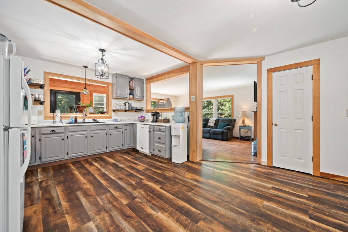 17-Dining - Kitchen