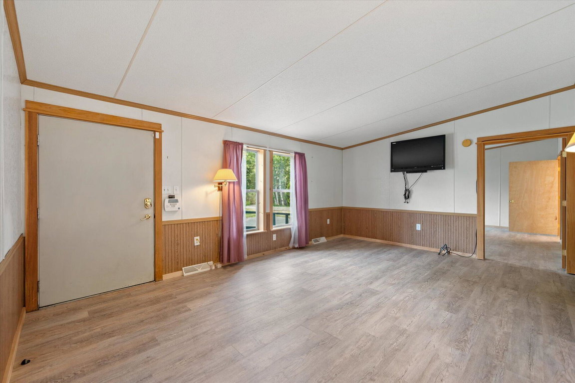 06-Living Room
