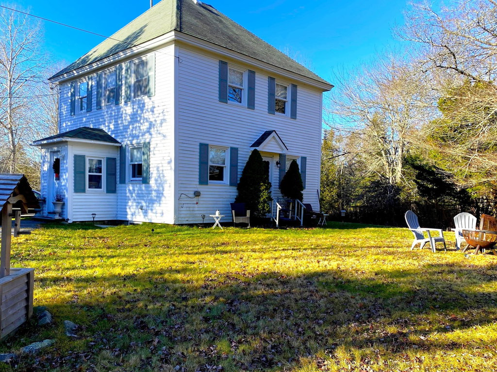 25 Belleview Avenue Winter Harbor