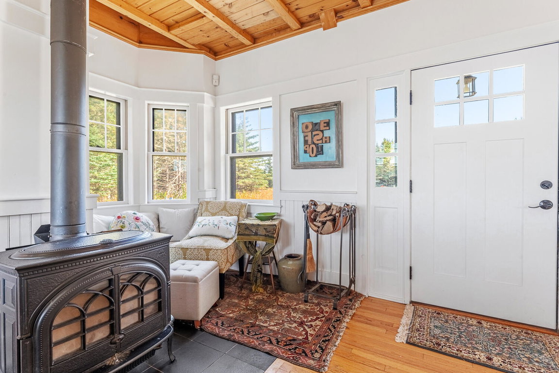 Bay window