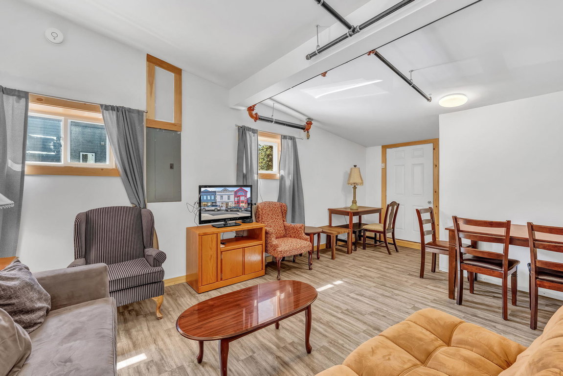6-web-or-mls-14-cottage-st