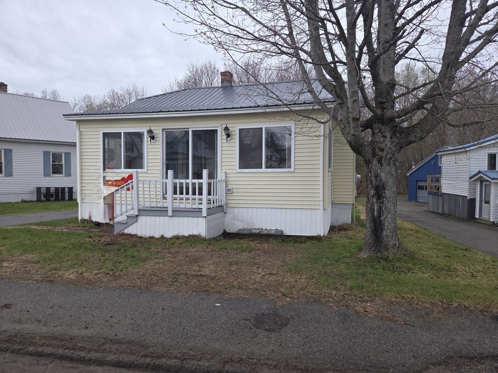 90 Bates Street Millinocket