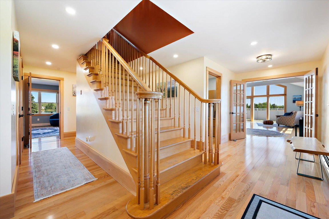 022-Staircase