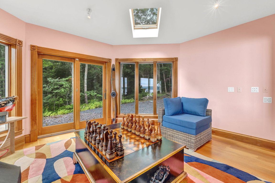 35-web-or-mls-1197-bay-rd