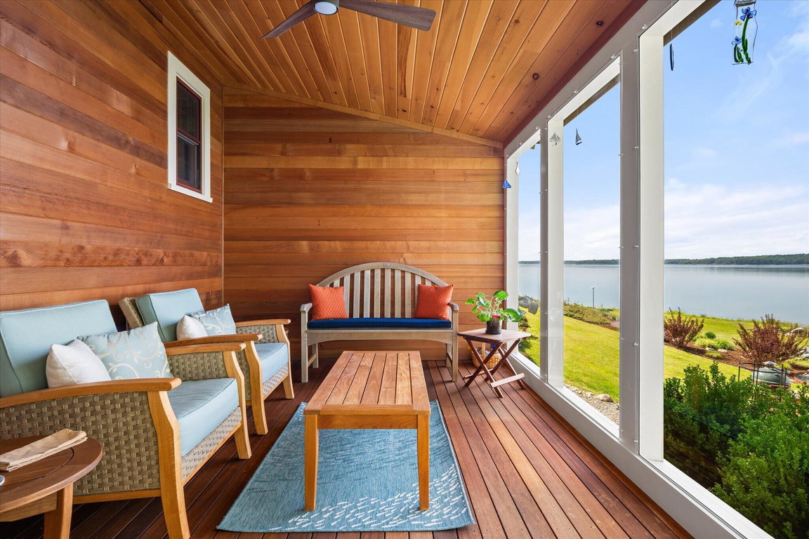 39-Sunroom