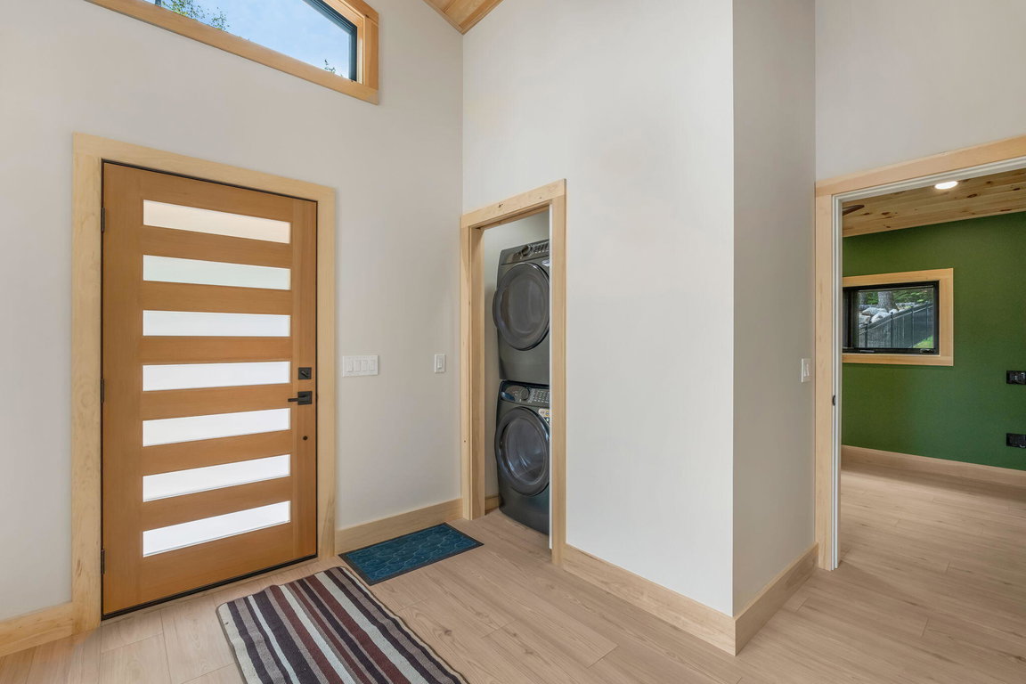 49-web-or-mls-329-nevells-wy