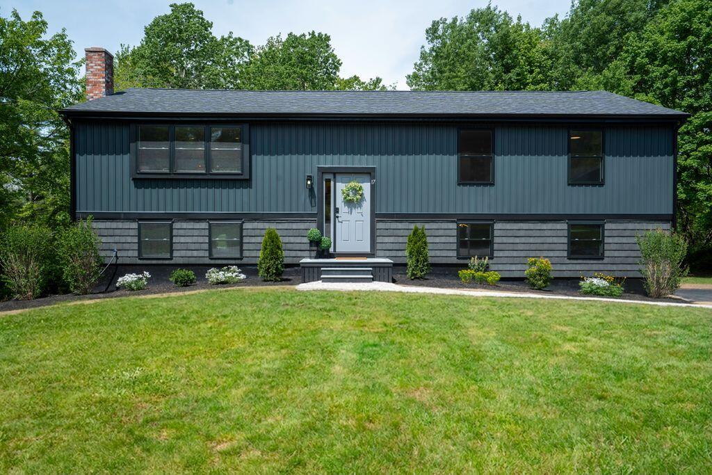 17 Carriage Road Cumberland
