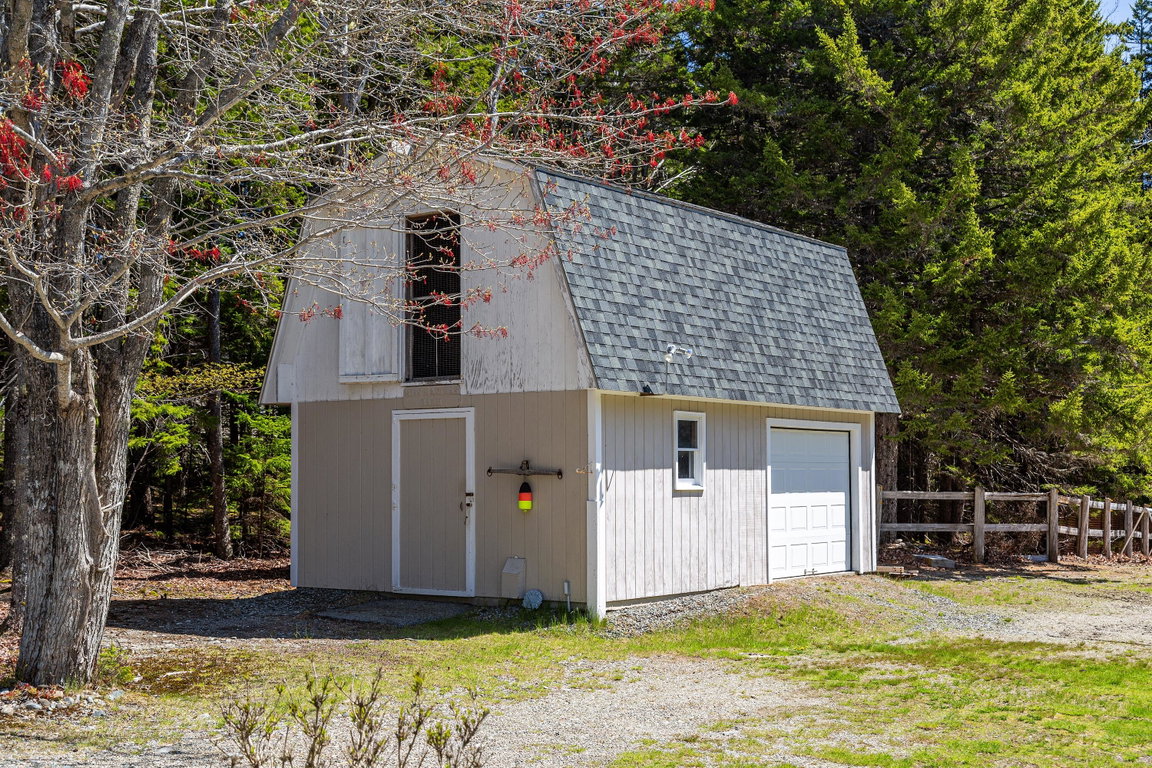 109-Freeman-Ridge-Exterior-4