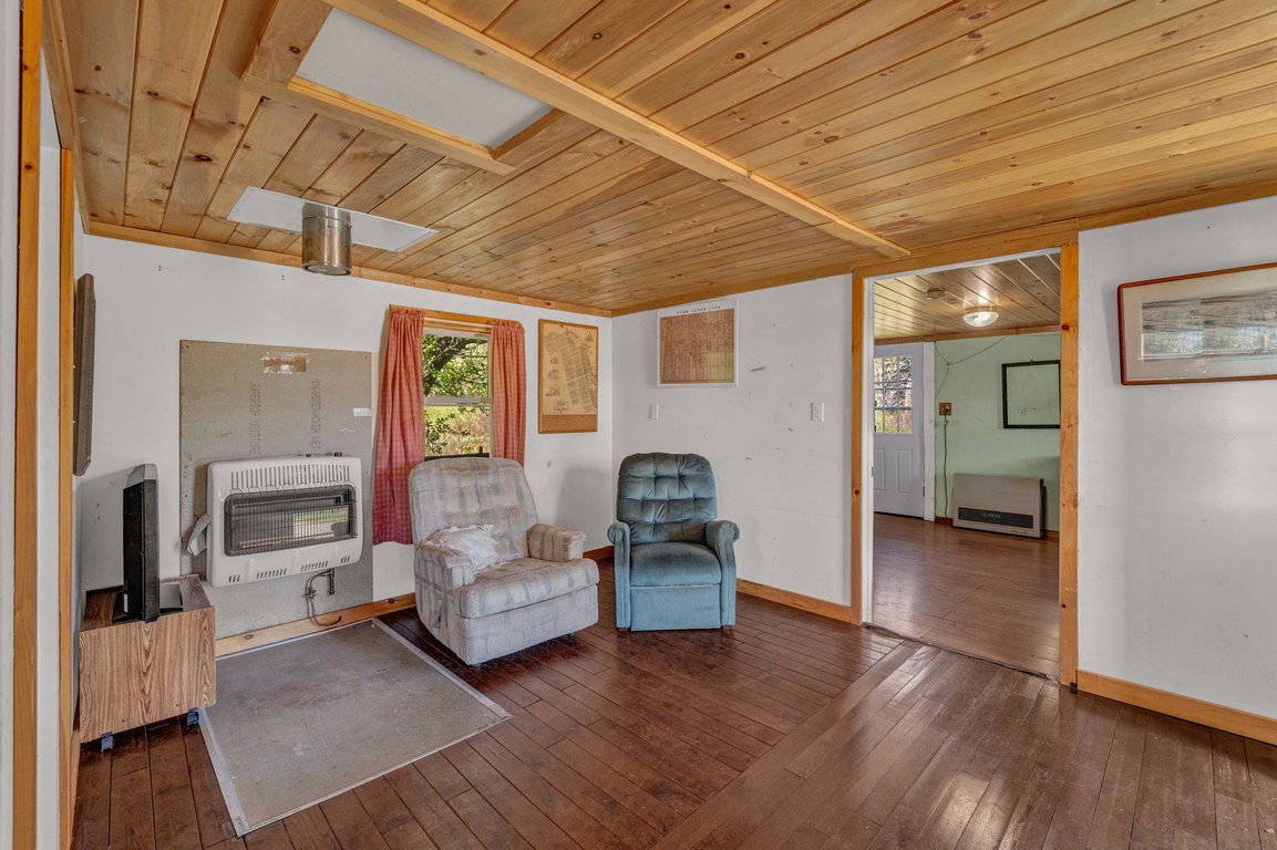 23-web-or-mls-137-w-franklin-rd