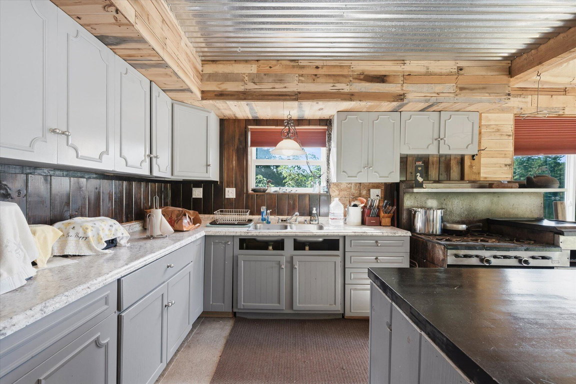 187 East Hopkins Pond Rd