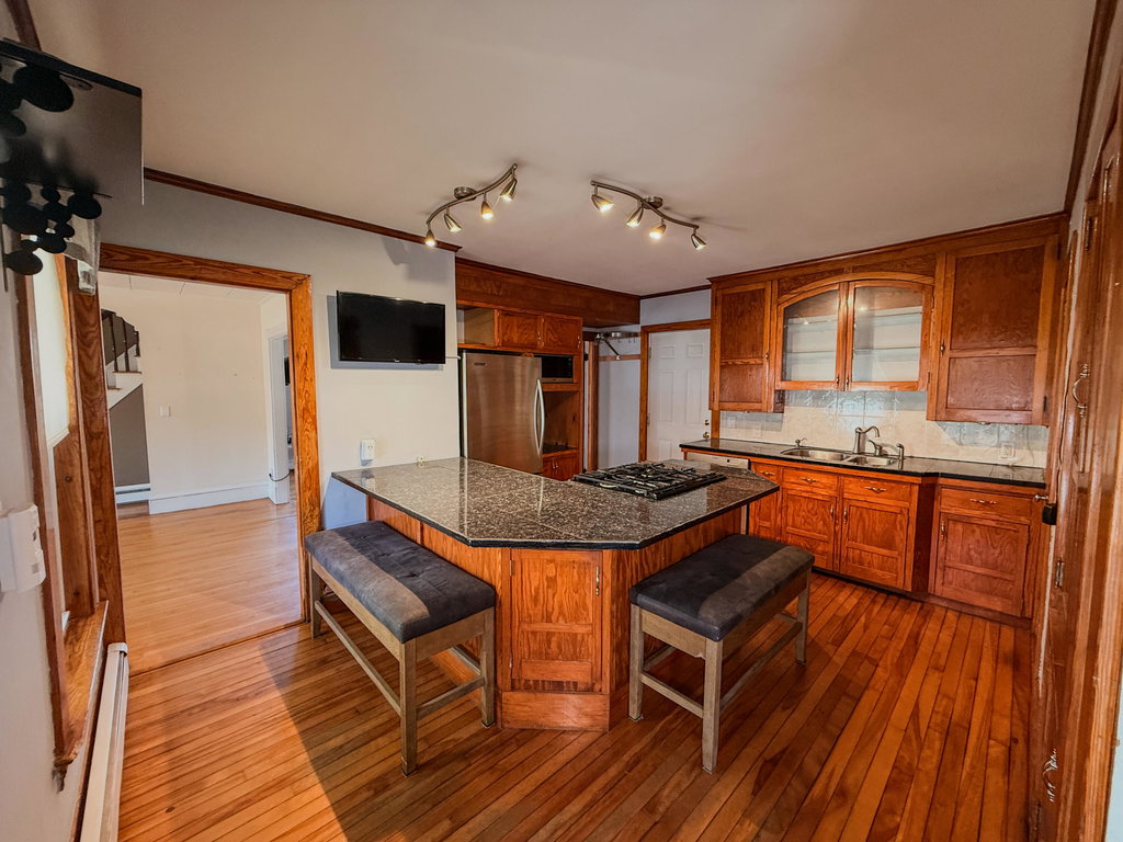 42 Old Farm Hill Auburn