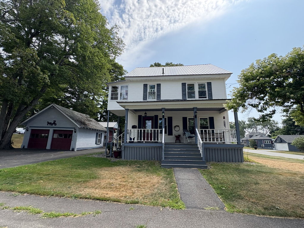 27 Birch Street East Millinocket