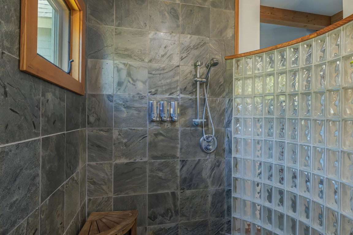 27-360 Red Point Road-DTP