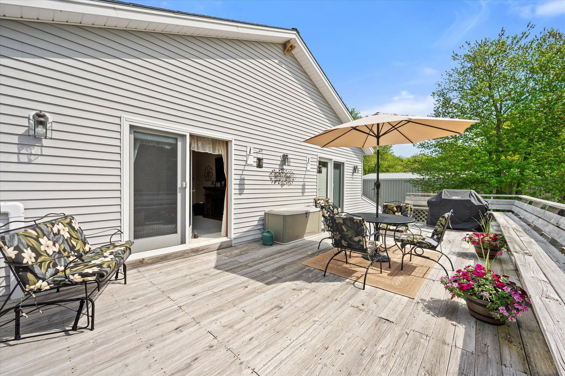 12-Apartment Deck