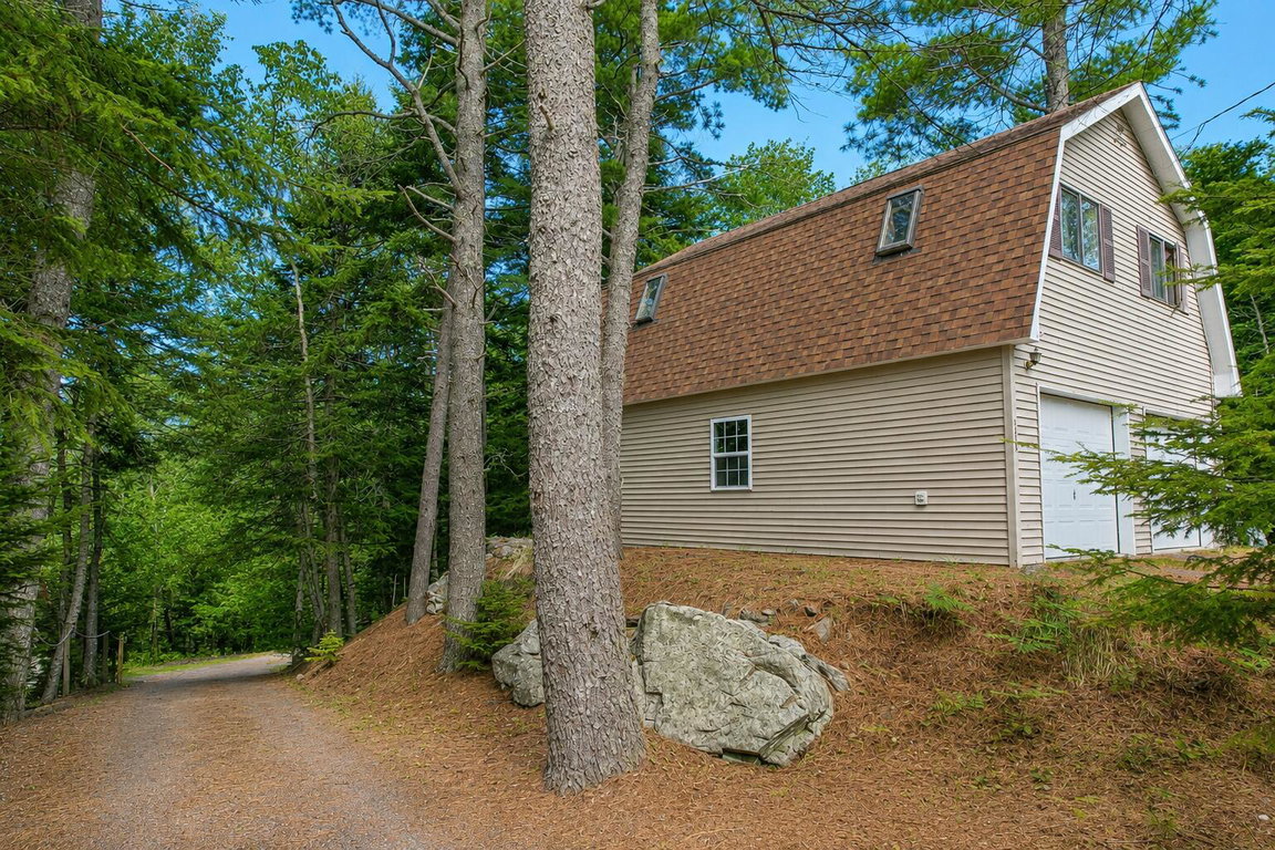 131 Pioneer Garage 1
