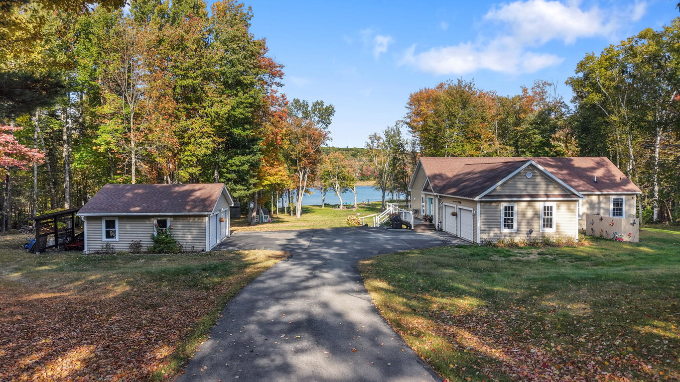 Front view coming into property