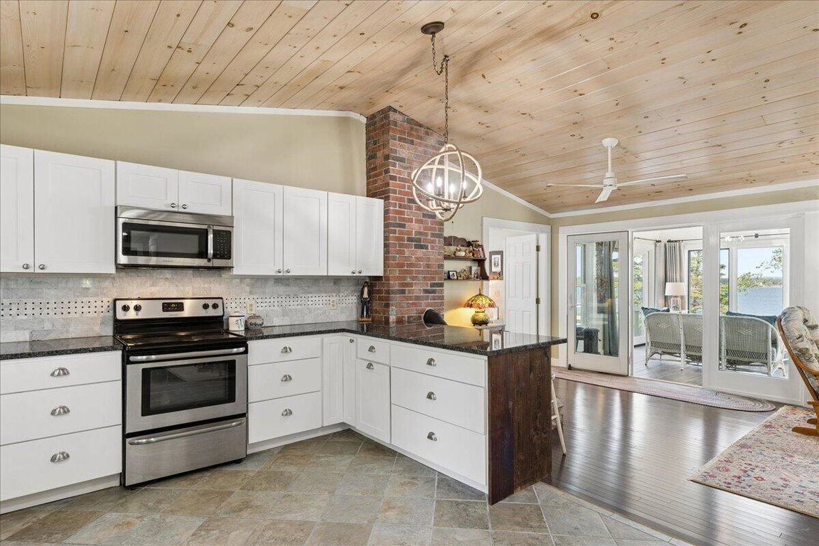 09-58 Blackberry Ln. (46 of 77)