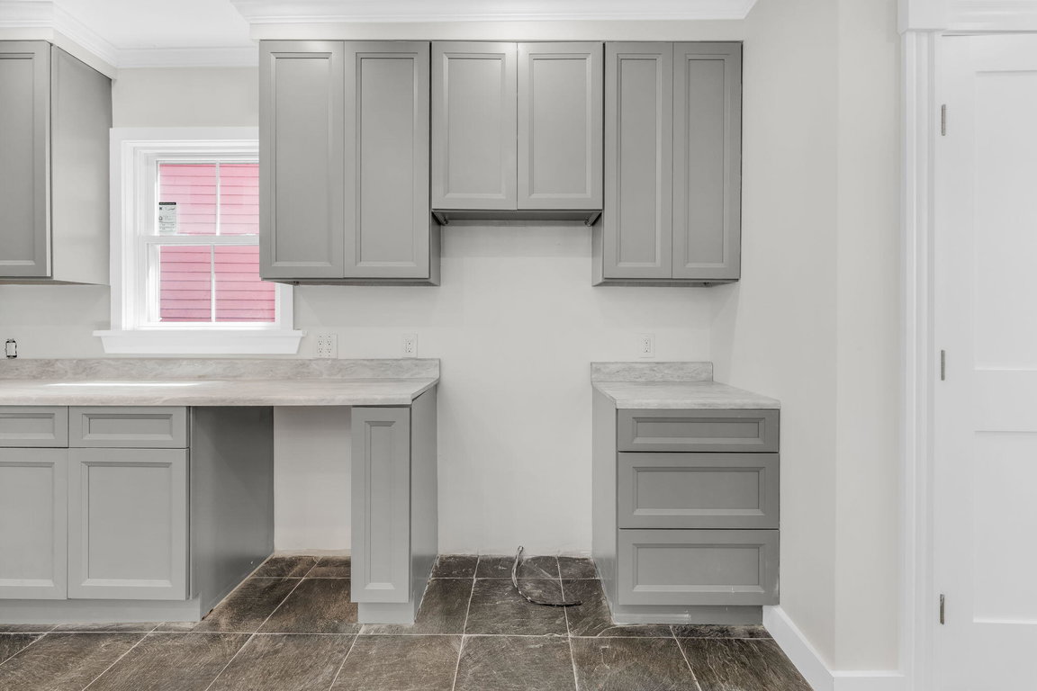 15-web-or-mls-54-greeley-ave
