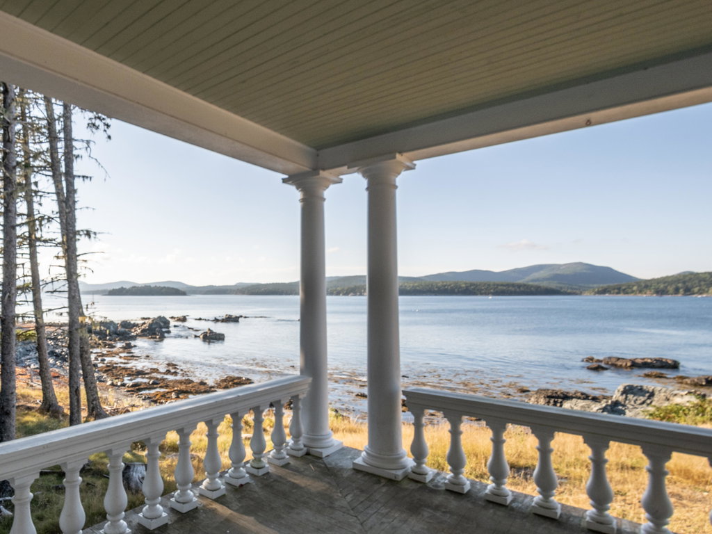 5-Main Porch to SW -0576