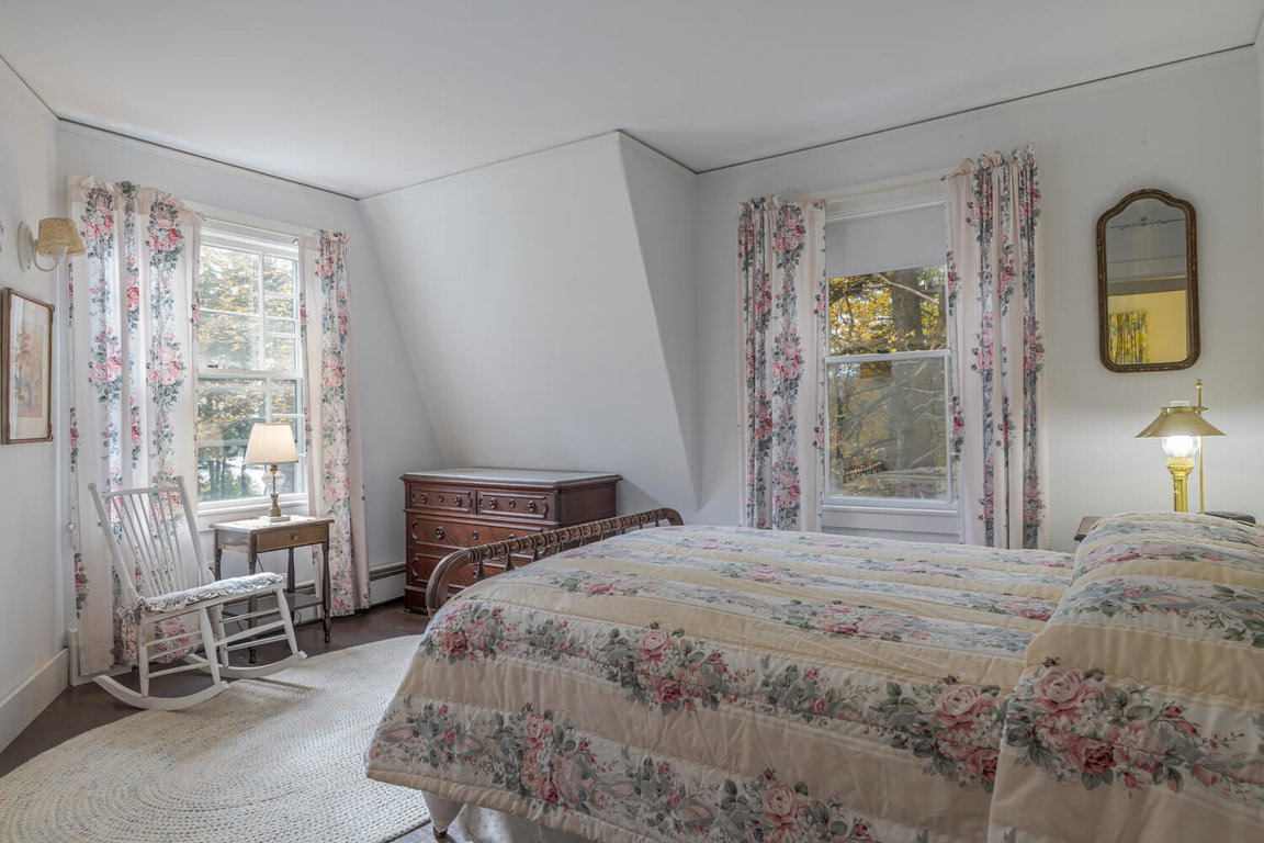 27- Bed 3-90-3 Asticou Trail-DTP