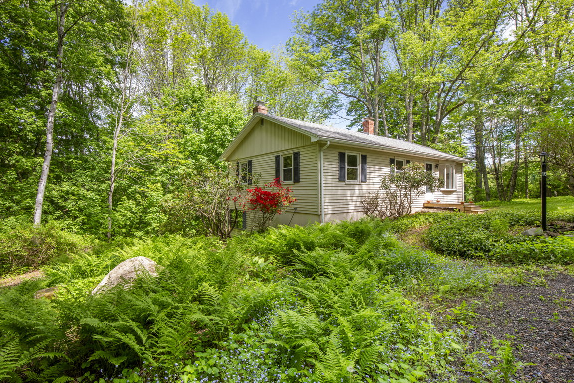 19 Robin Road Edgecomb
