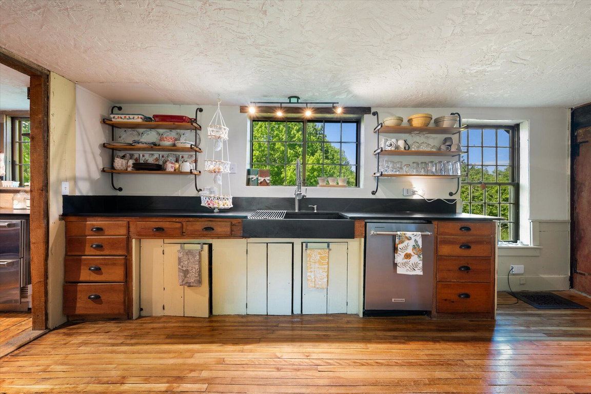 18-Kitchen