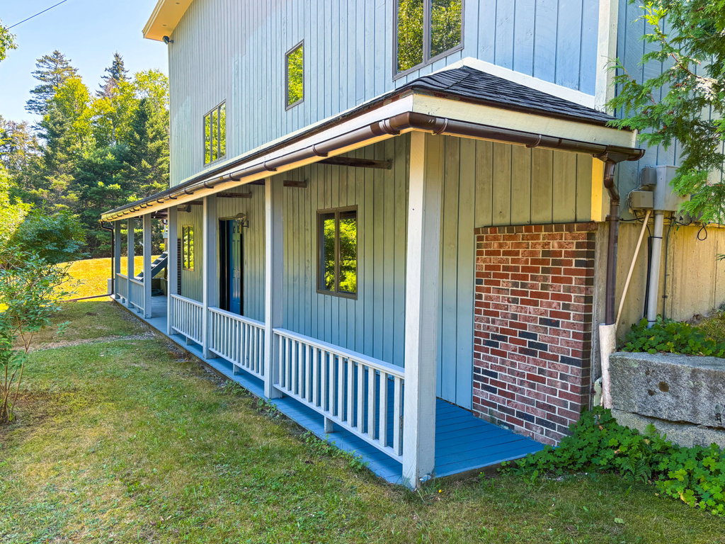 Exterior Home (13)