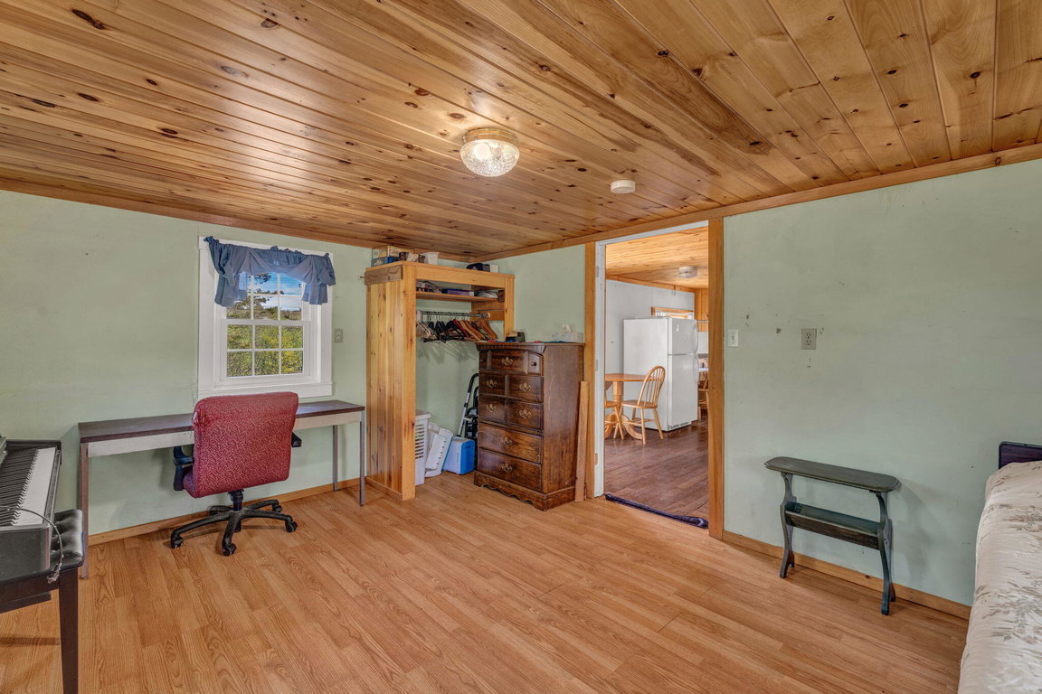 26-web-or-mls-137-w-franklin-rd