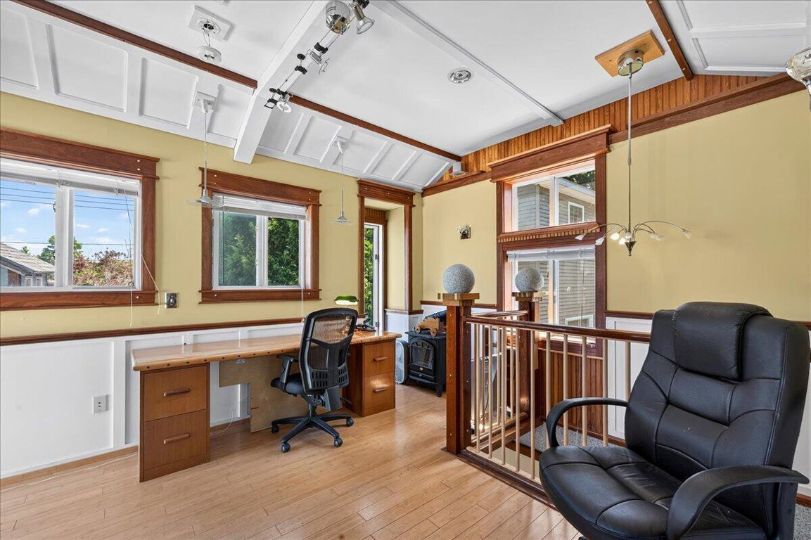 36-107 Ledgelawn Ave (51 of 96)