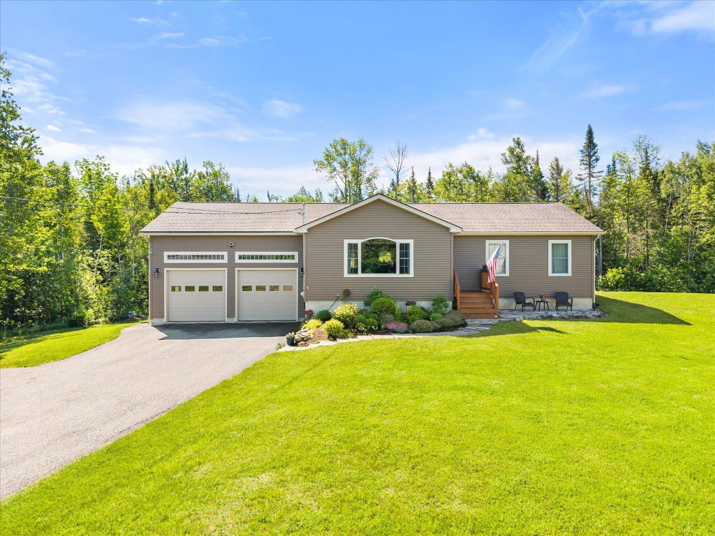 13 Carriage Lane Hermon