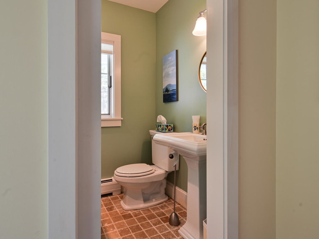 Half Bath/Laundry