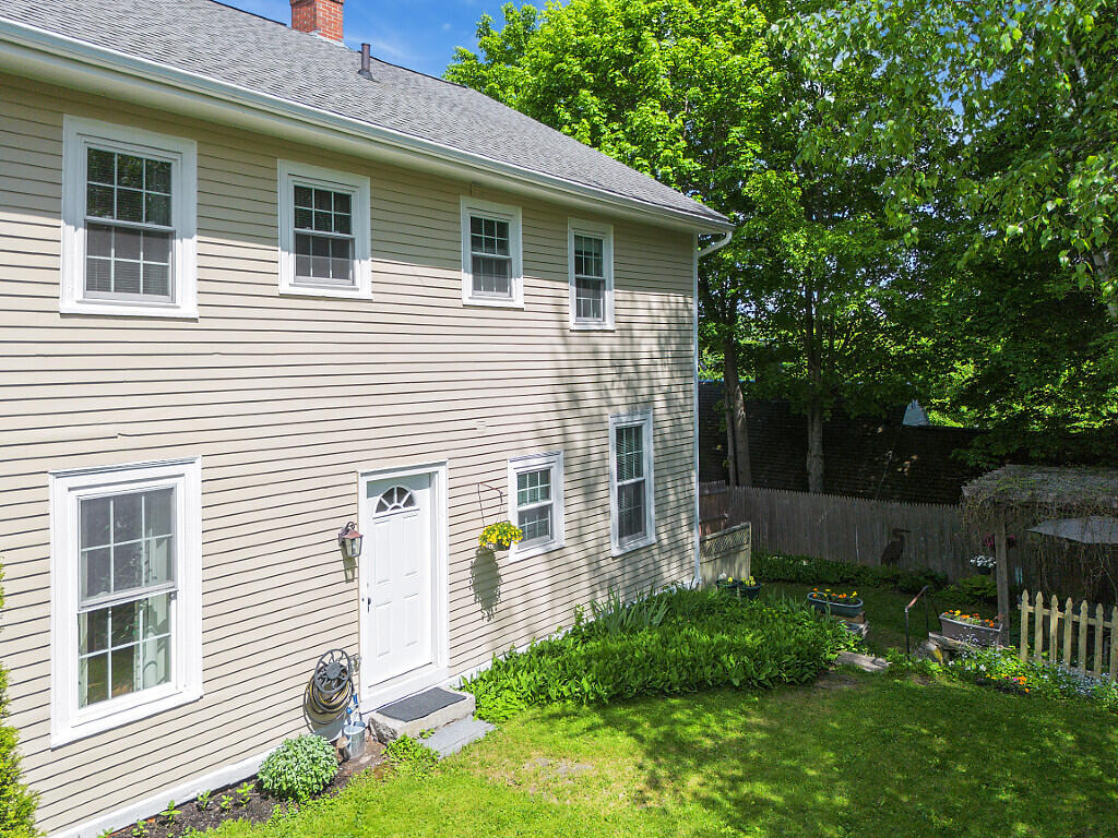 2 Warren Street Hallowell