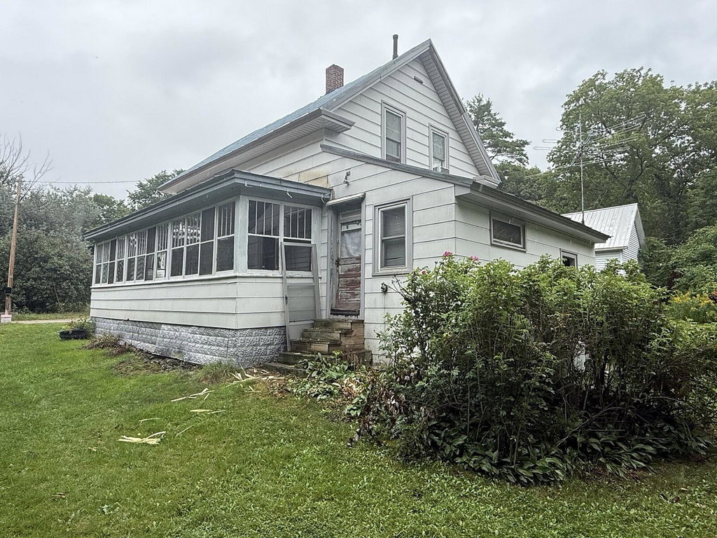 16 Elm Street Avon
