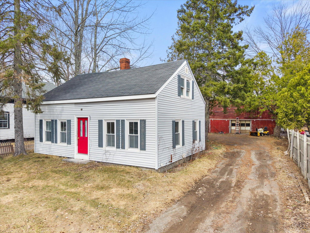 12 Western Avenue Hampden
