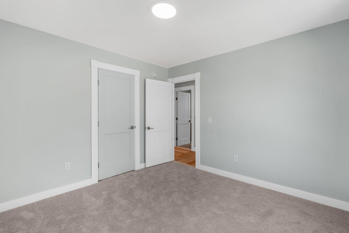23-web-or-mls-54-greeley-ave