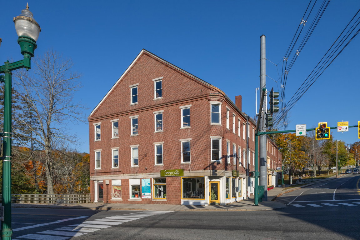 Four floors with the curved wall.