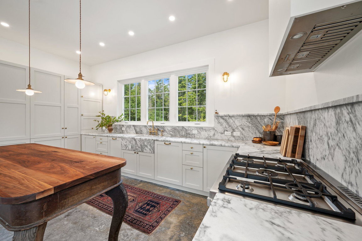 Kitchen 12