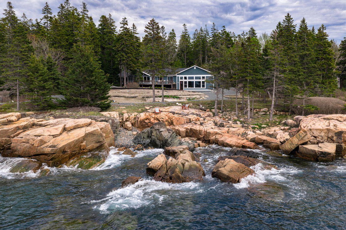 139 Spruce Lane Winter Harbor
