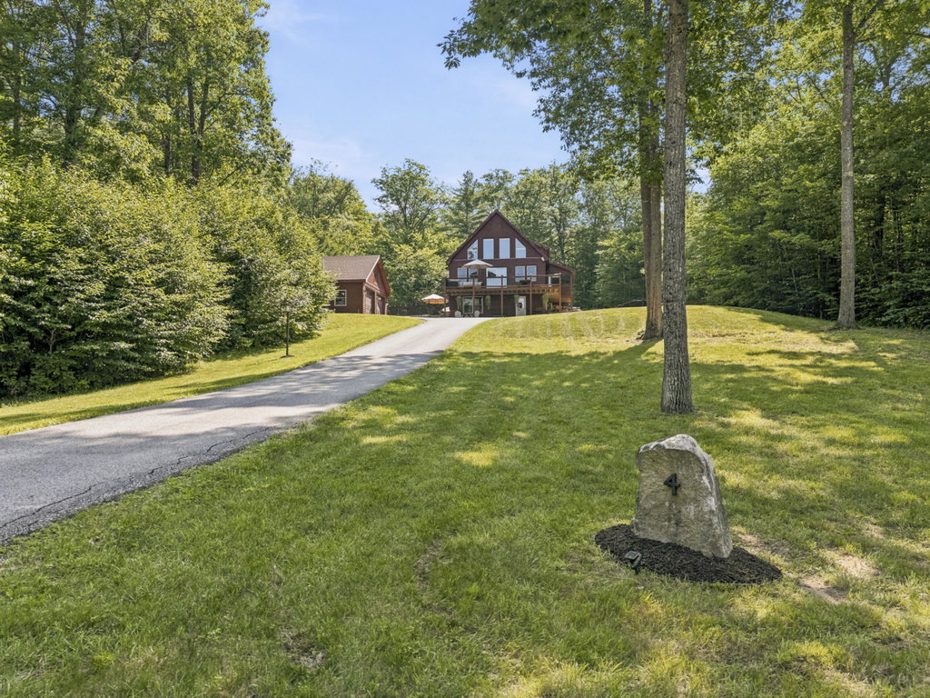 4 Oak Ridge Road Bethel