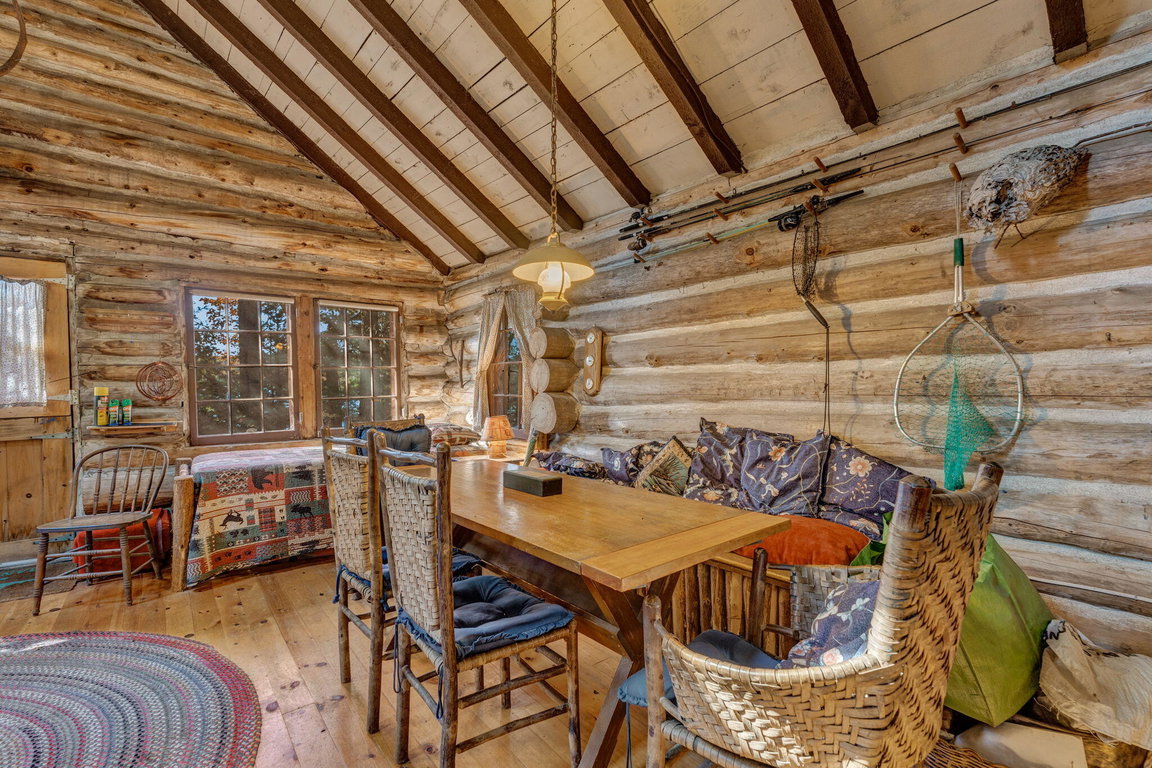 7-web-or-mls-25-dickens-farm-rd