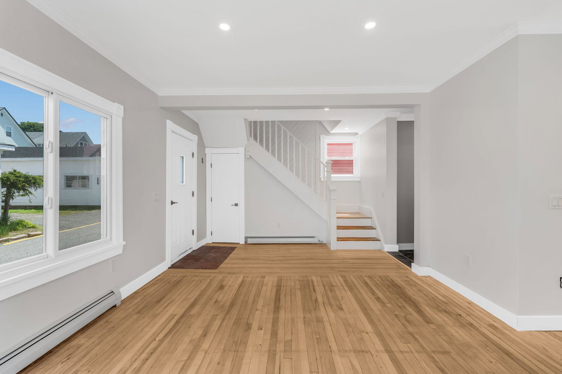 5-web-or-mls-54-greeley-ave