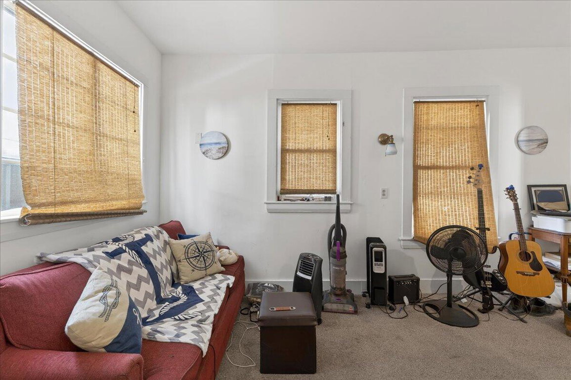 41-15 Main St.-Apt