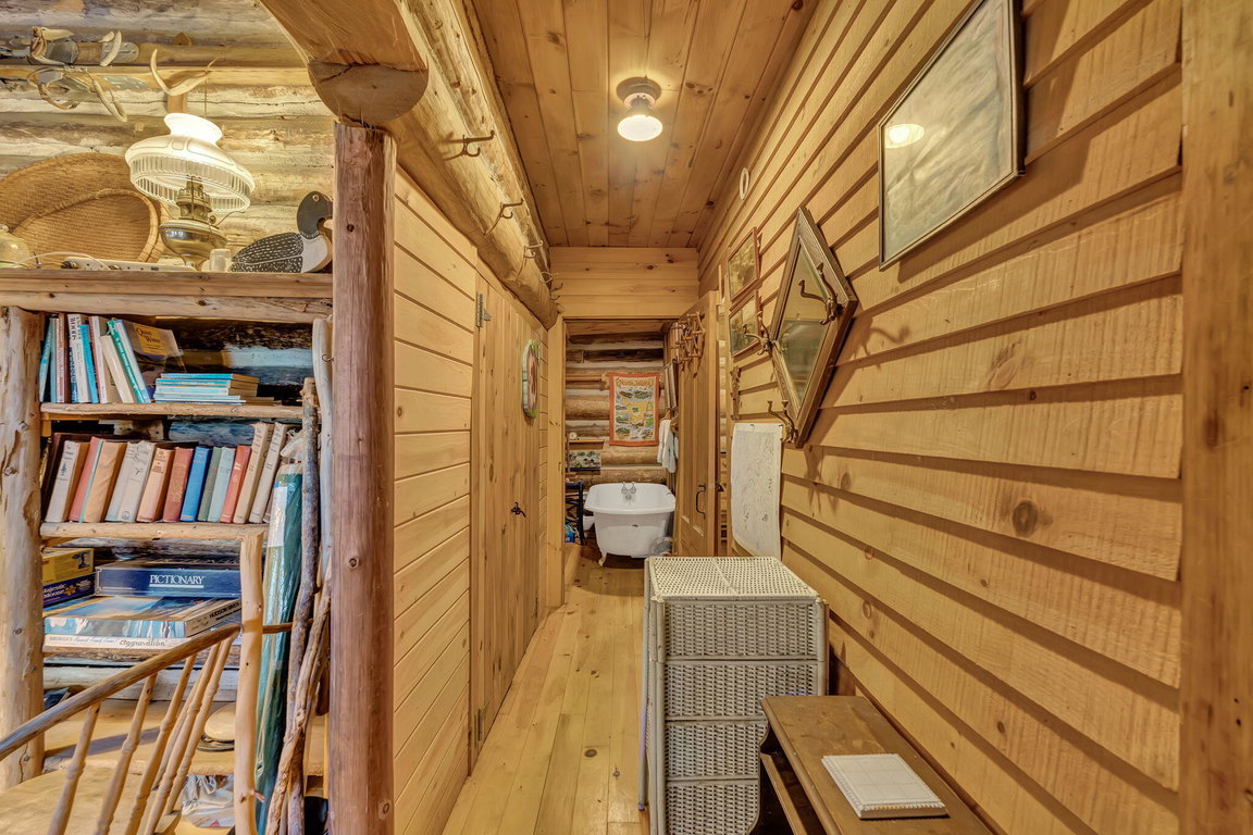 10-web-or-mls-25-dickens-farm-rd