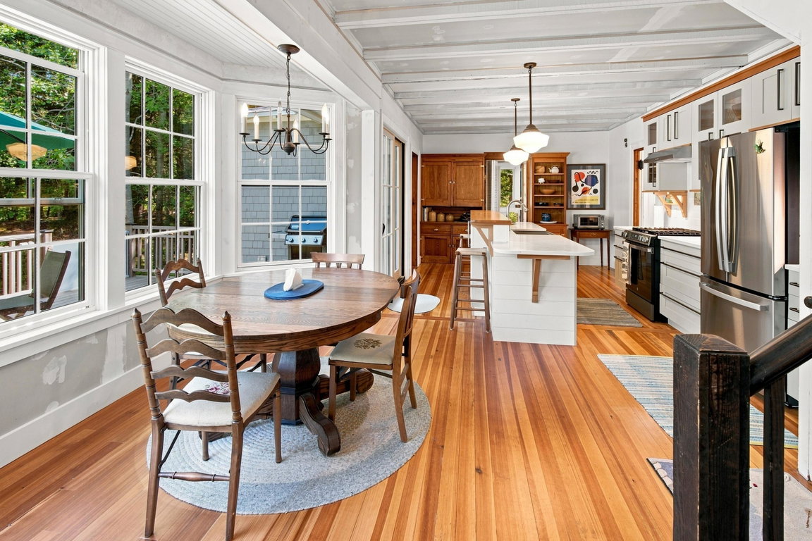 Kitchen & Dining space