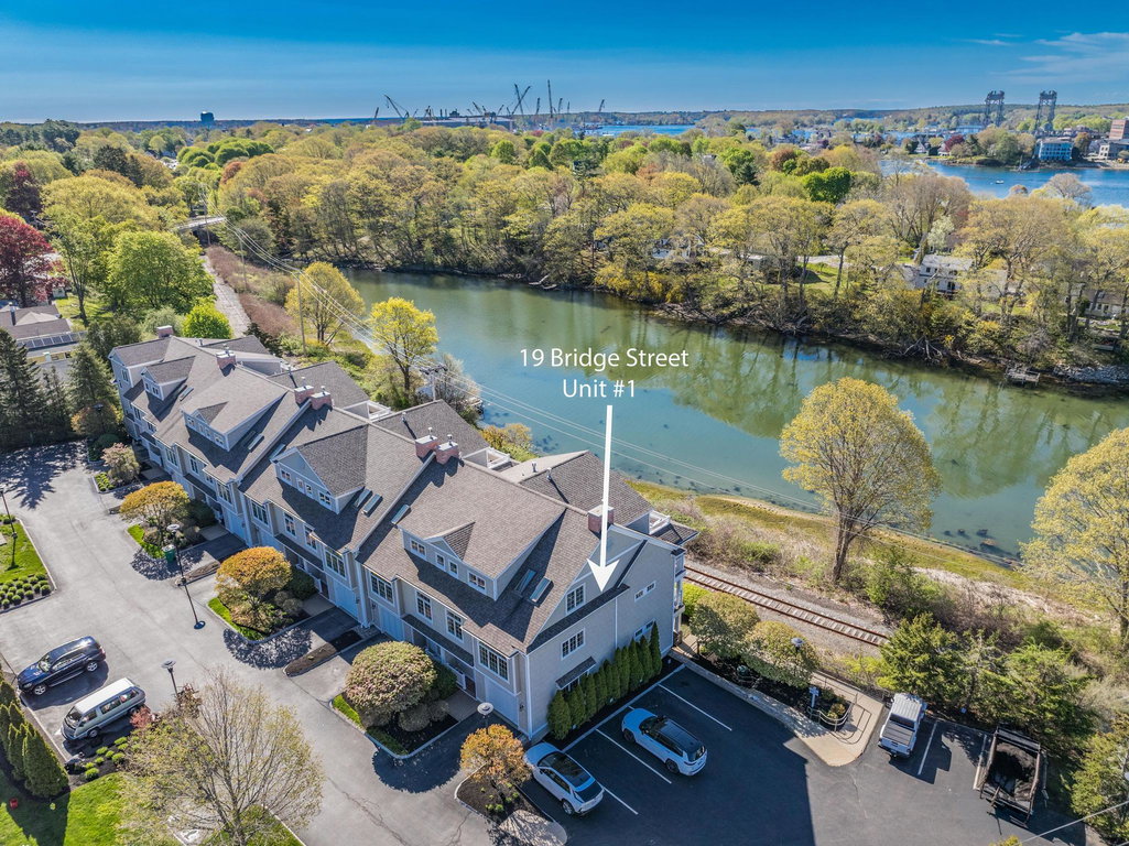 19 Bridge Street Kittery