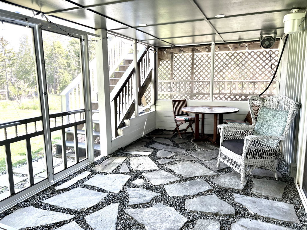Screened in patio