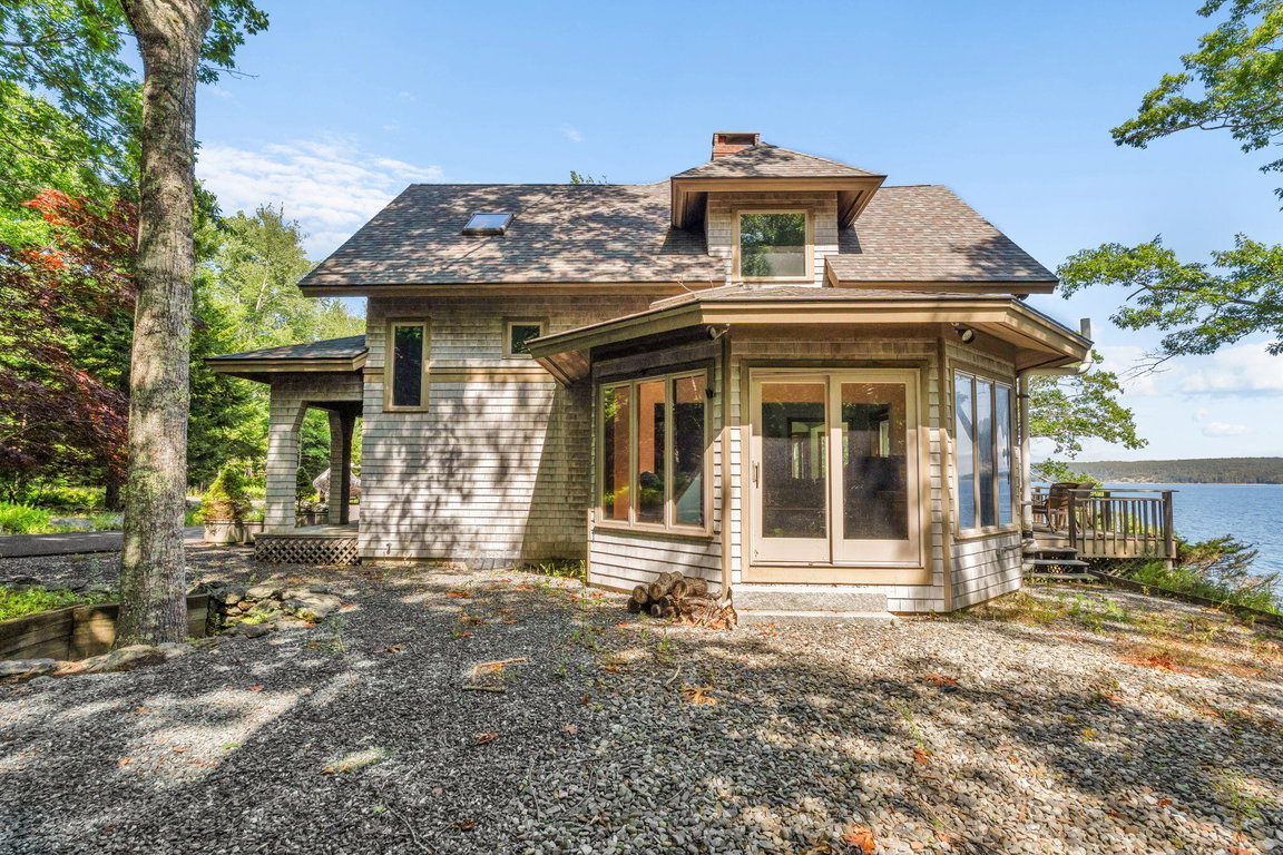 80-web-or-mls-1197-bay-rd