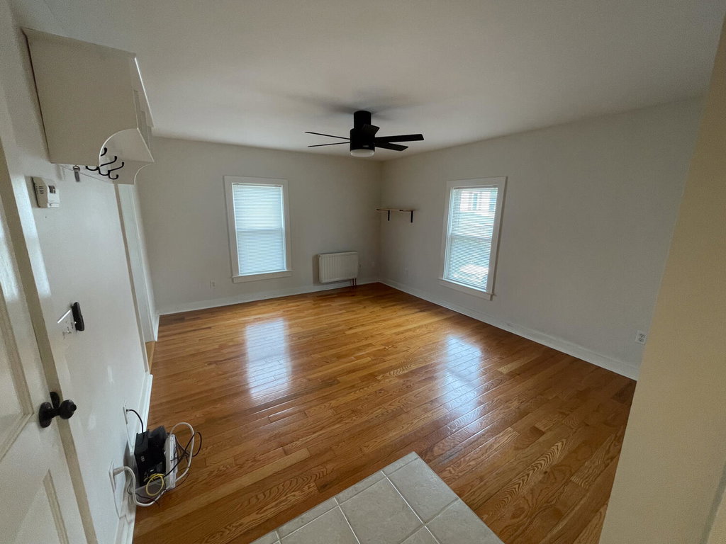 2nd Floor 1 BR unit Living room