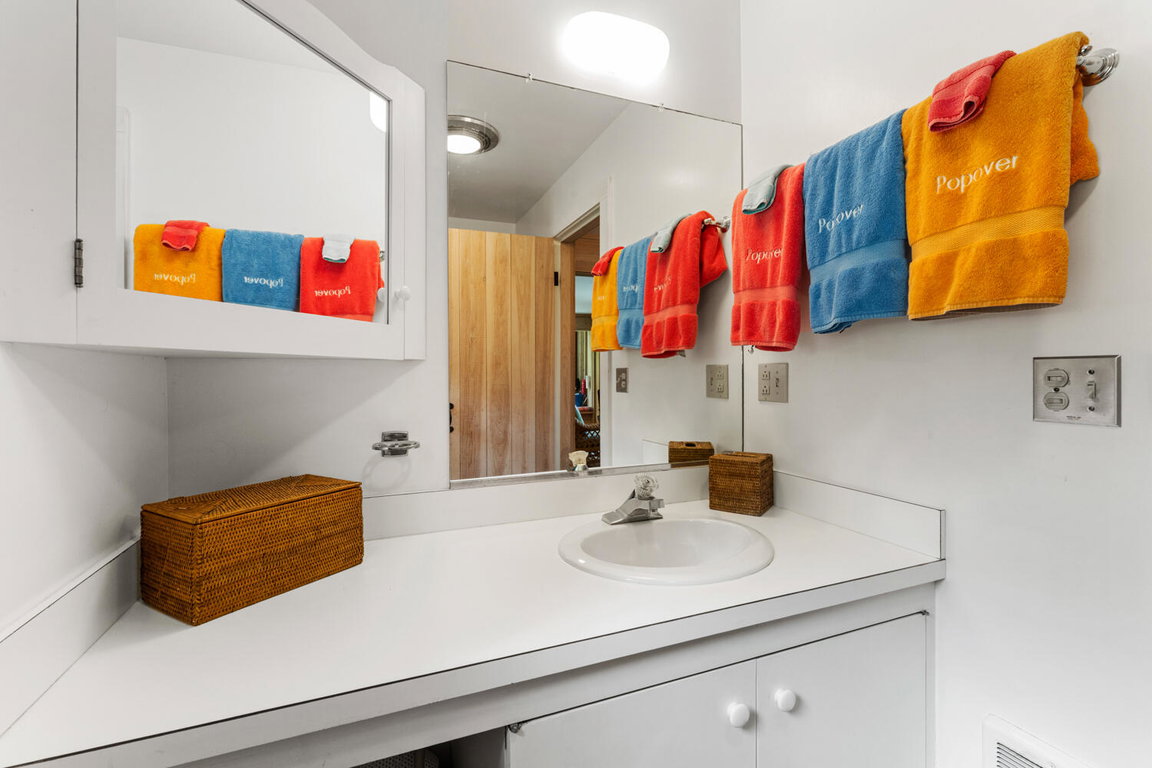 1st Floor Bath